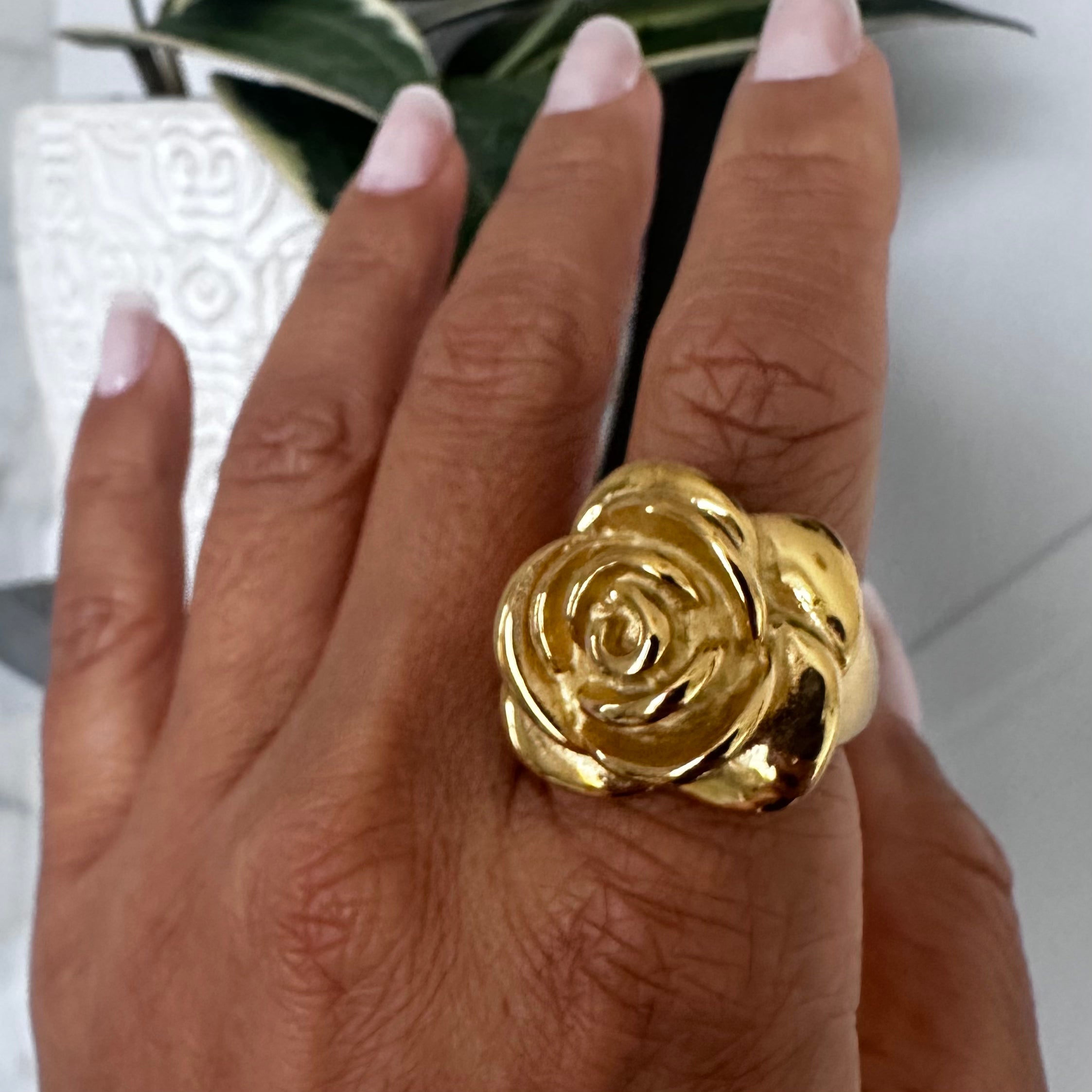 Chunky rose ring deals