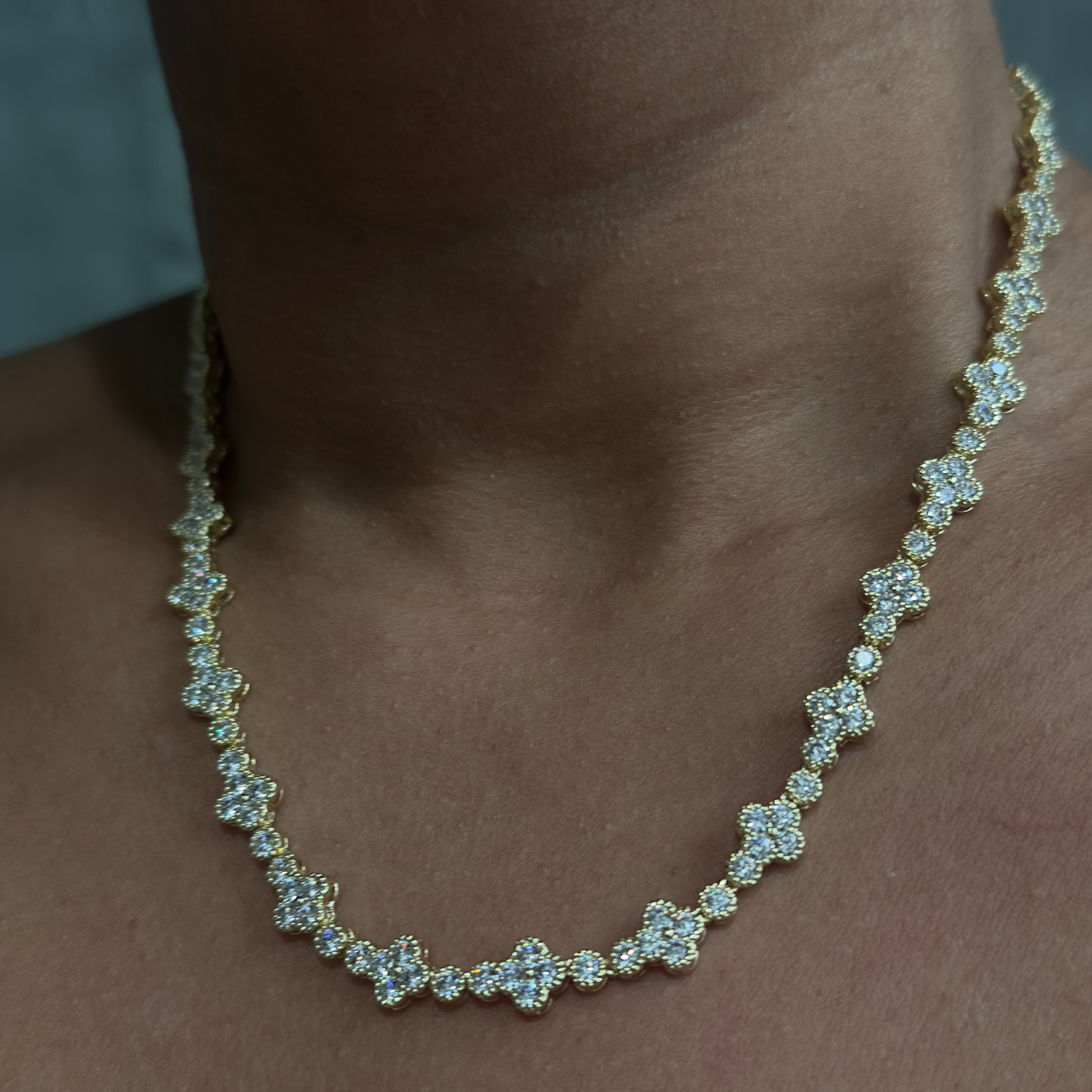 micro clover tennis necklace