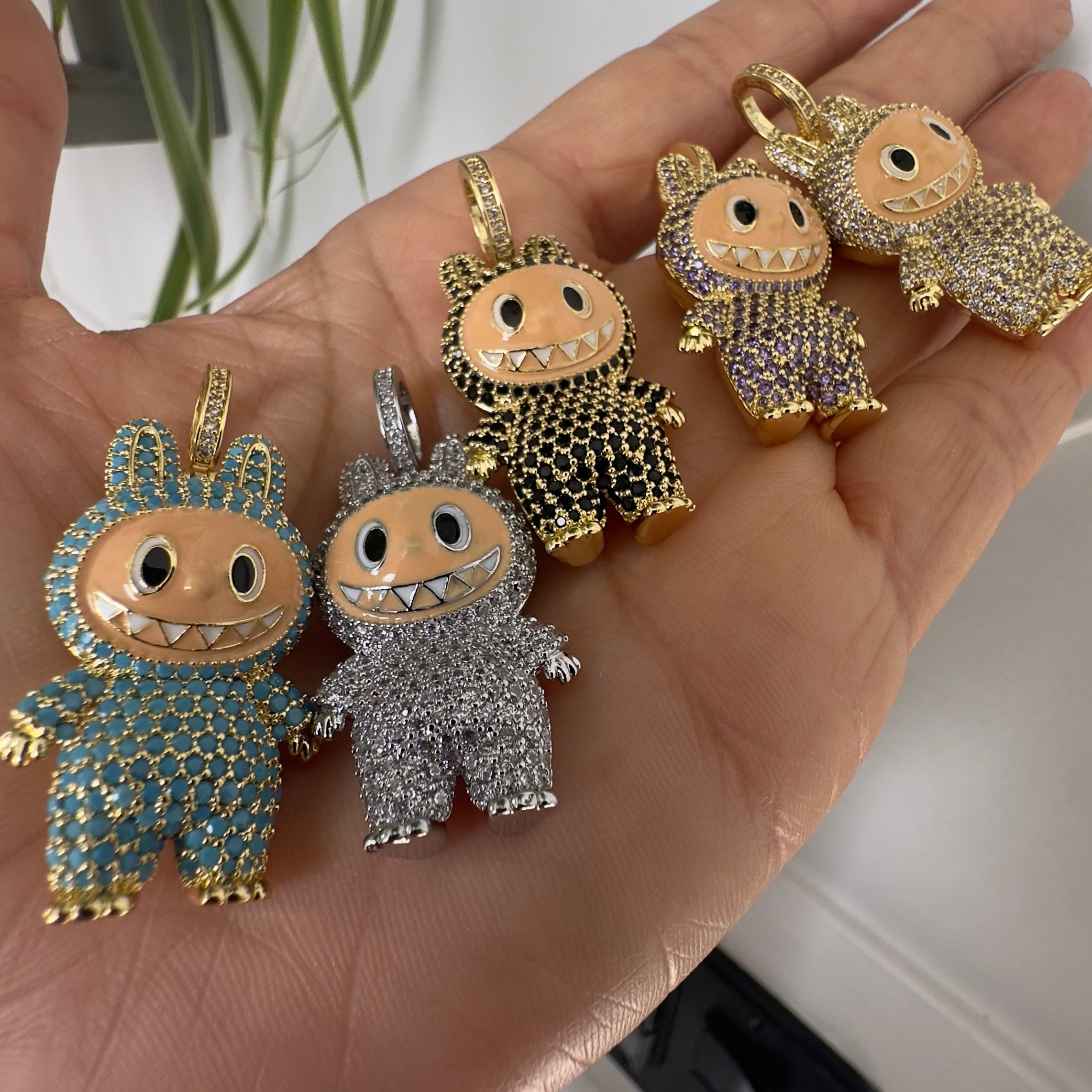 Frosted Labubu ( Pendant only)