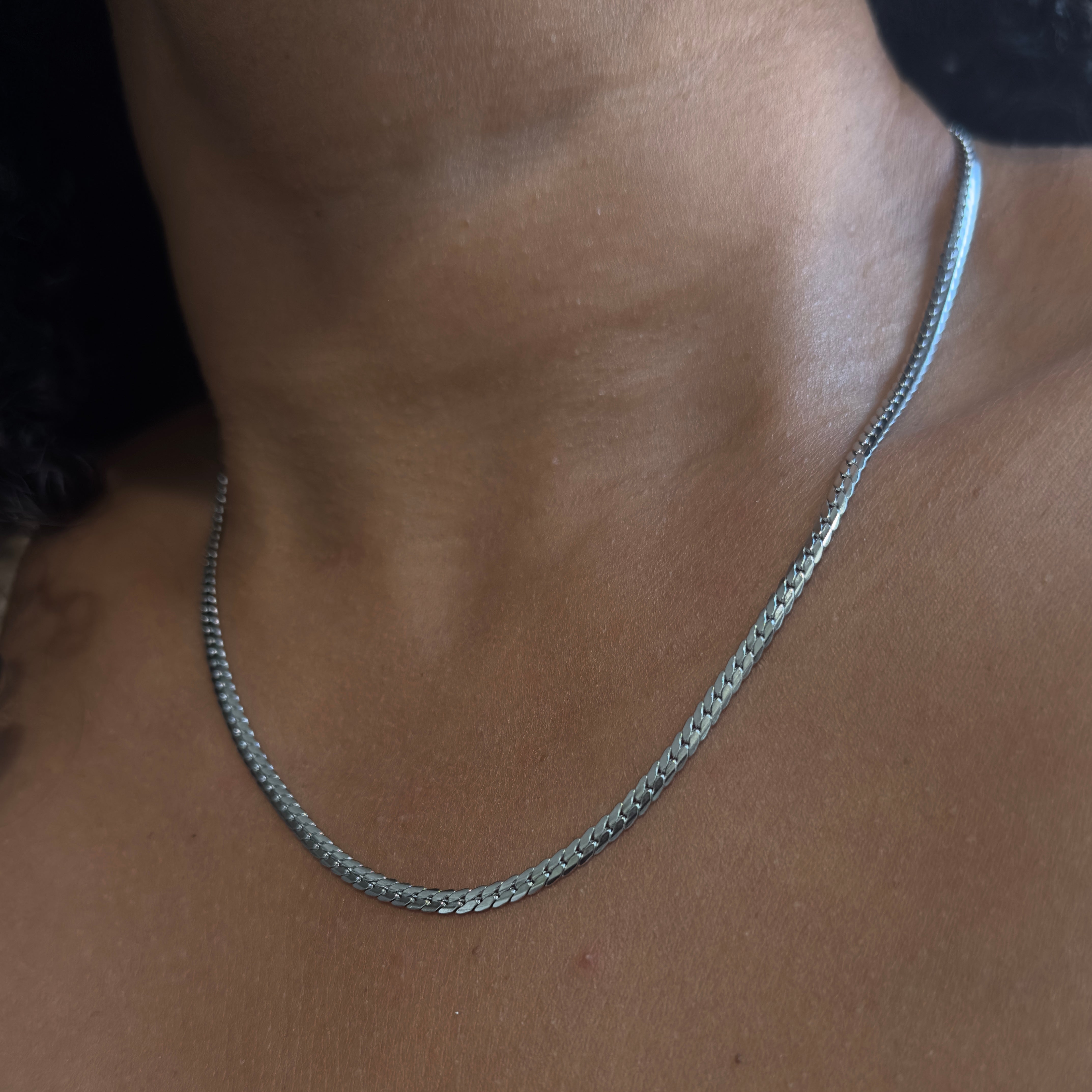 Dainty Curb Necklace