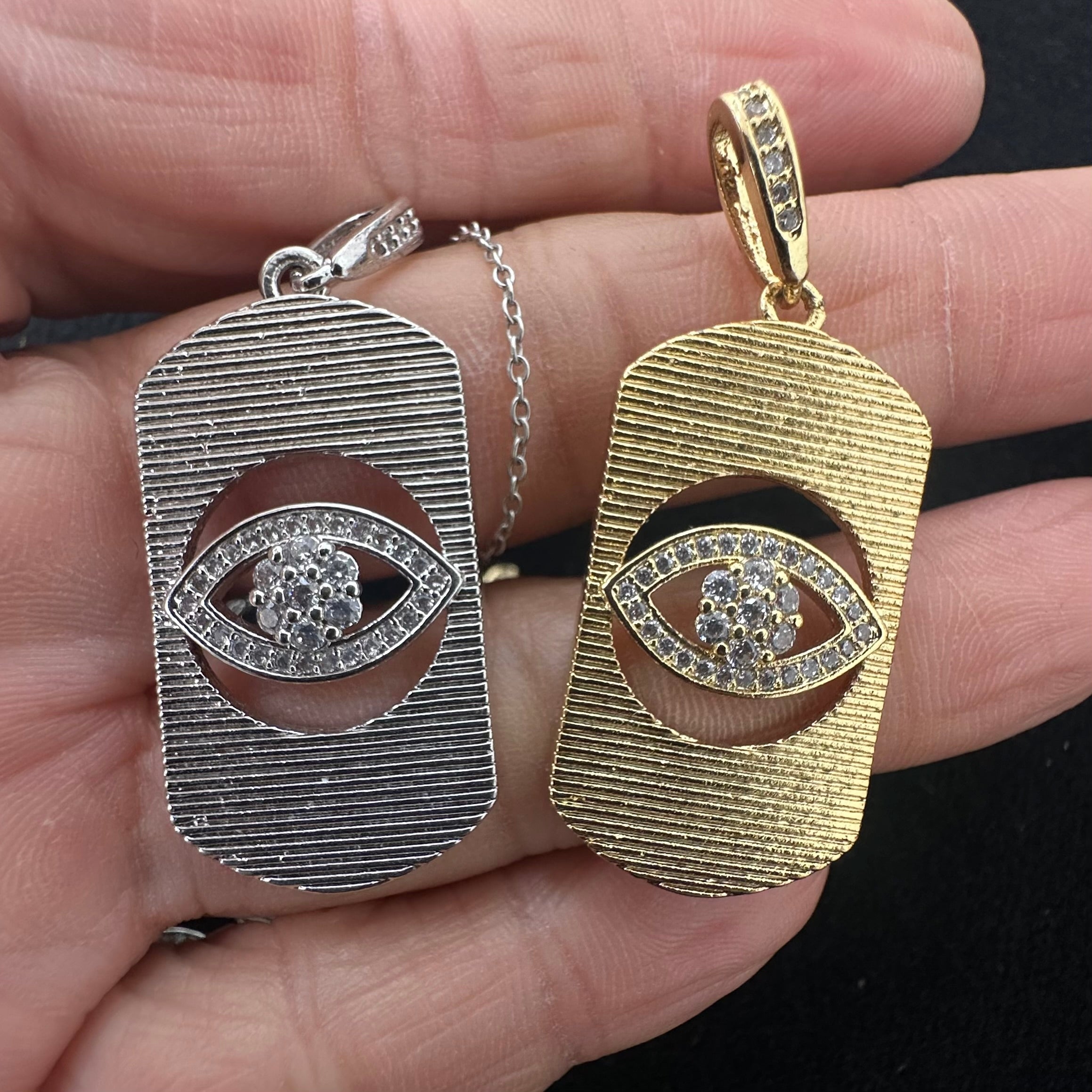 eye tag pendant