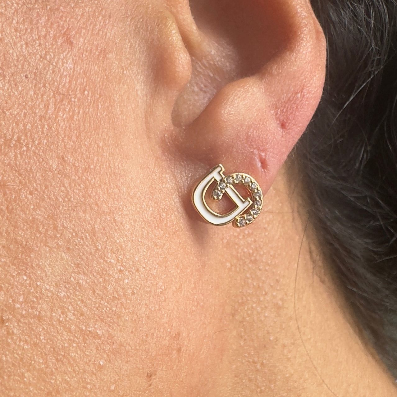 CD initial Studs