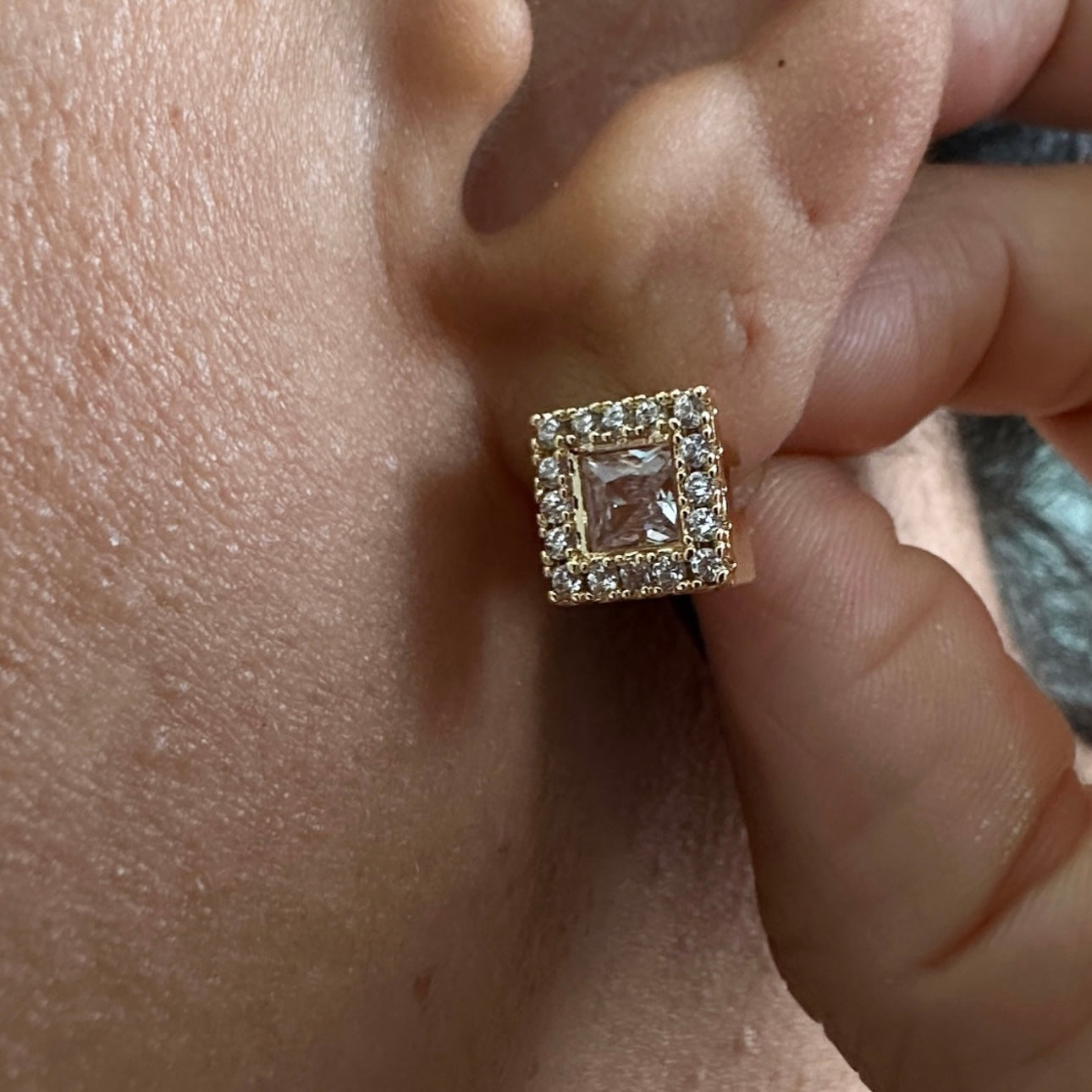 Eterna studs