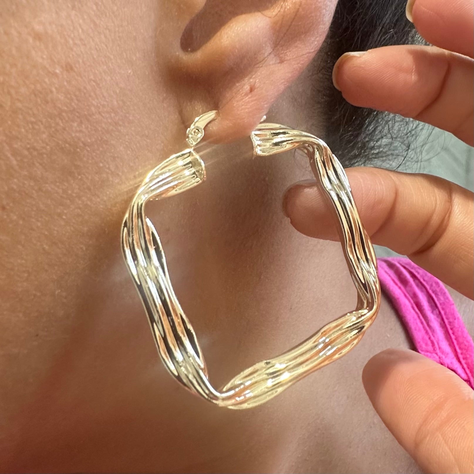Square Rippled Hoops